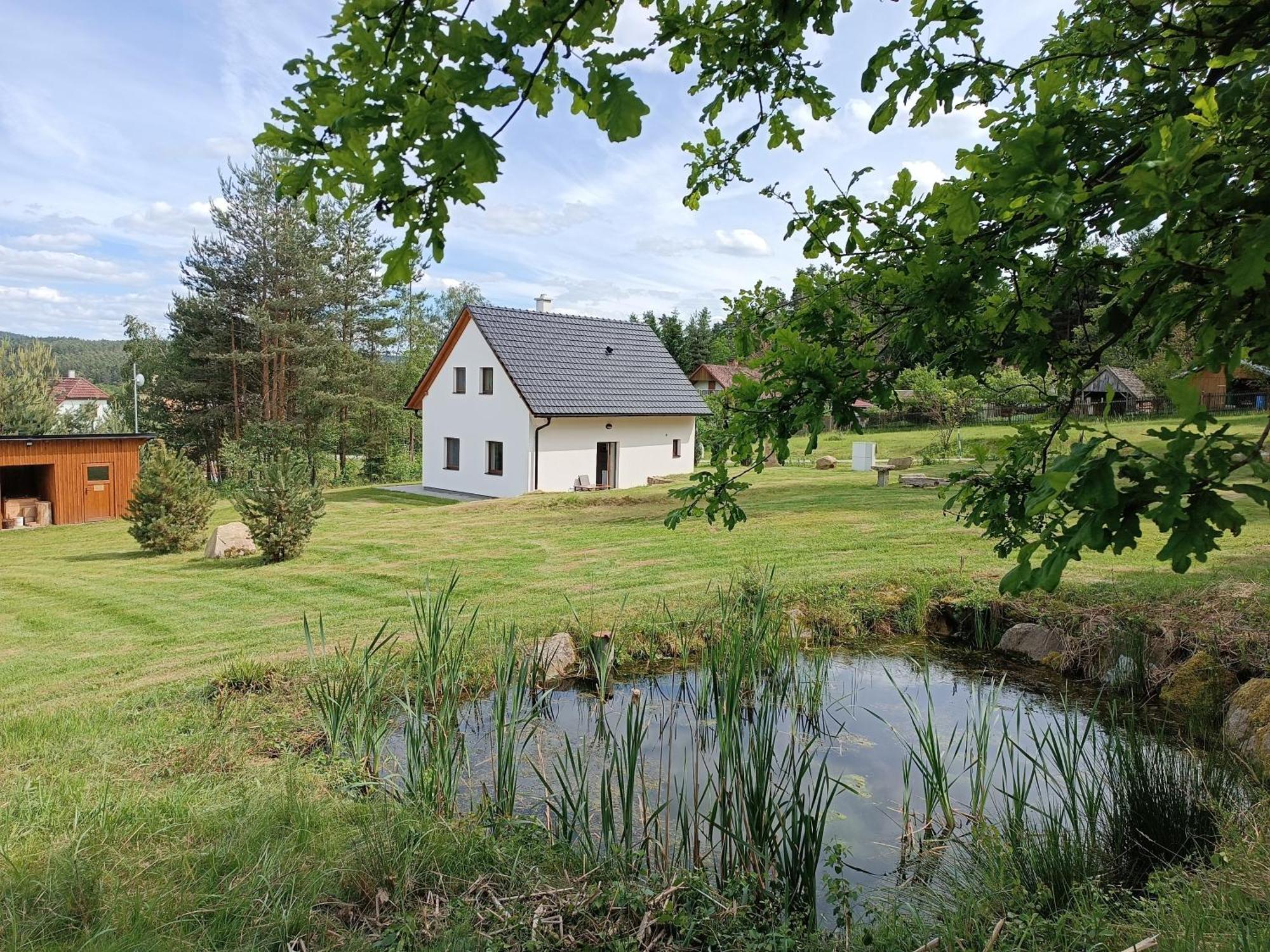 Klidna Lokalita Na Kraji Lesa, Cely Dum S Uschovnu Kol Villa Nova Bystrice Exterior photo